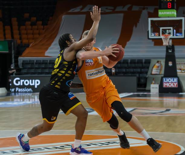 甲崭露头角 甲崭露头角