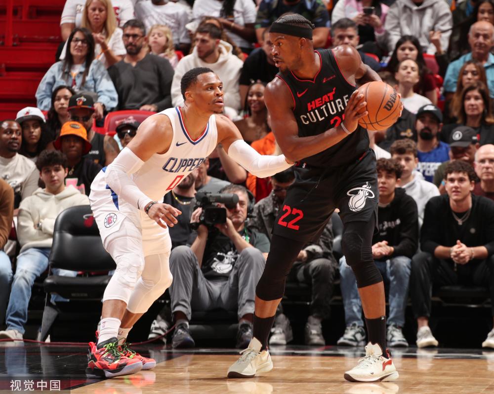 他用自己的 他用自己的